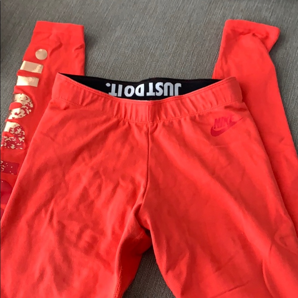 Nike XS Coral Leggings